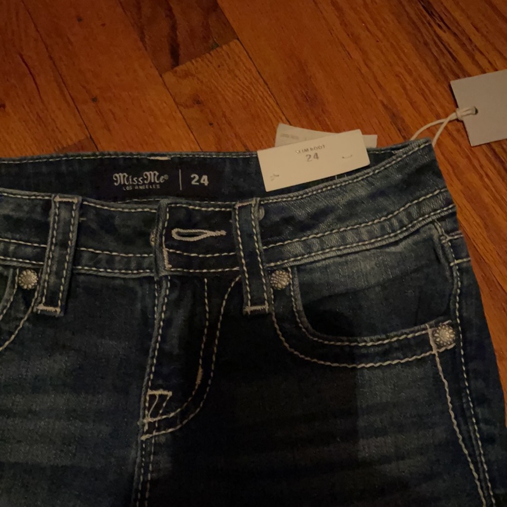 Jeans - Picture 2 of 4